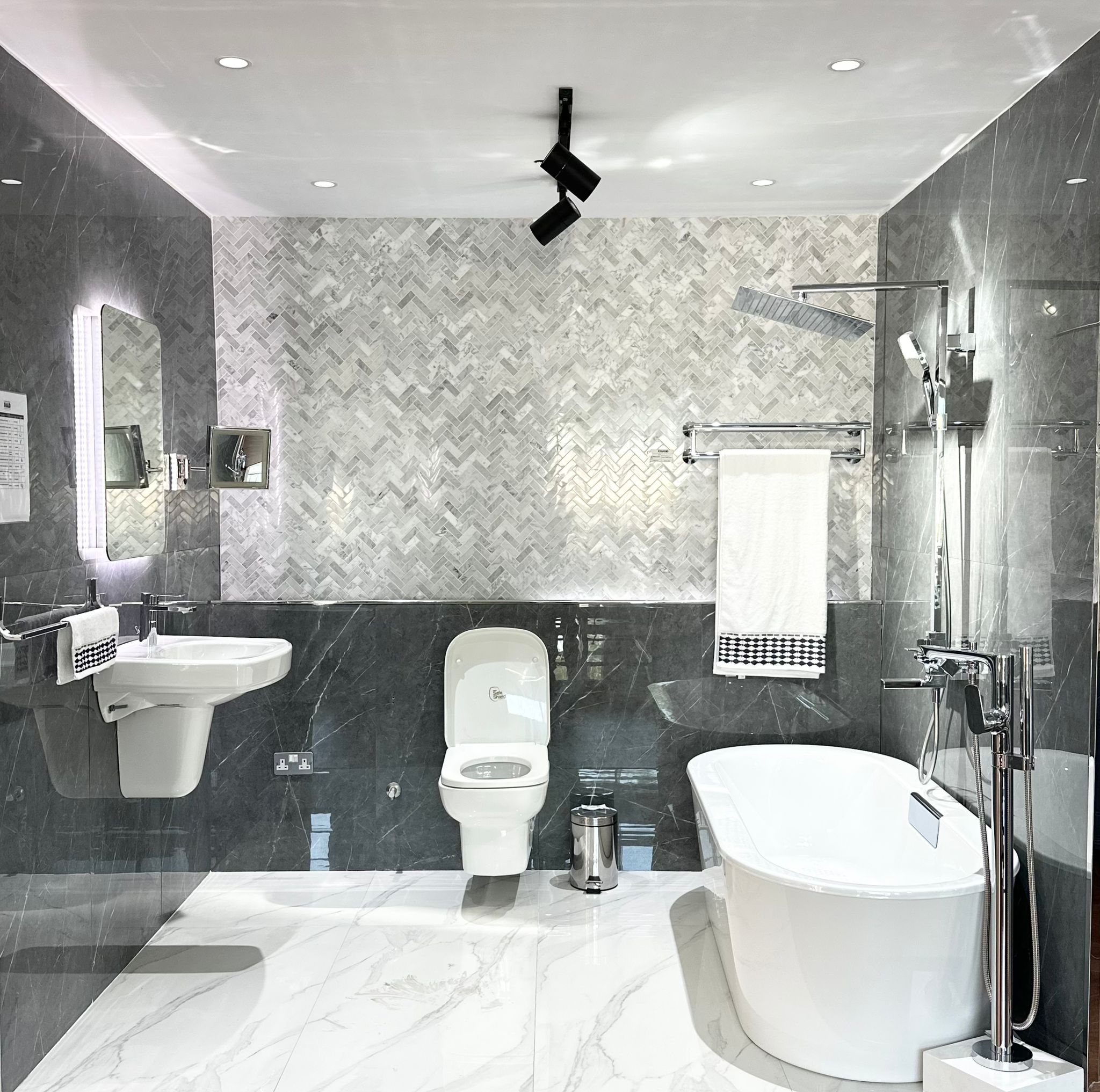 Bath Display